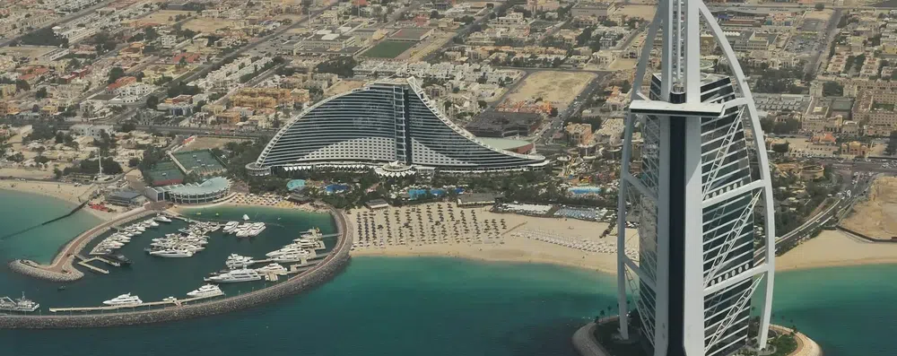 Estágio com bolsa em Dubai: trabalhe nos Emirados em 2026