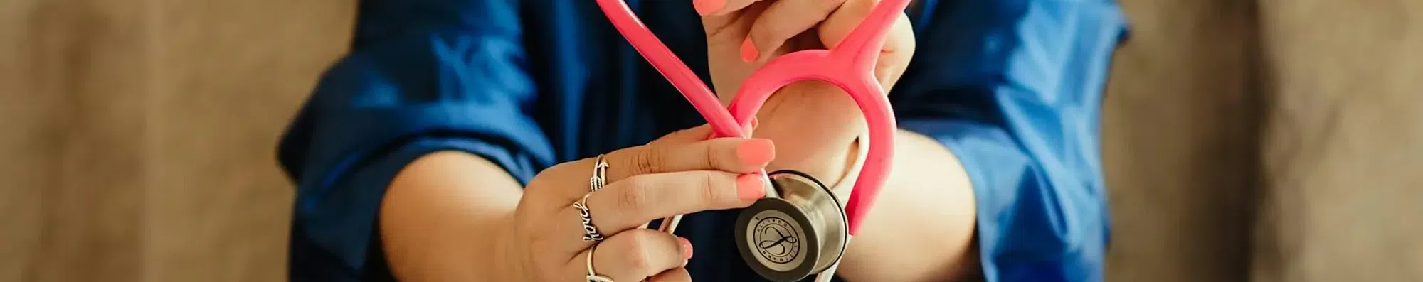 Quanto tempo leva pra virar médico estudando fora do Brasil