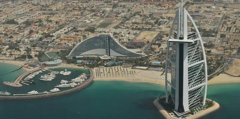 Estágio com bolsa em Dubai: trabalhe nos Emirados em 2026