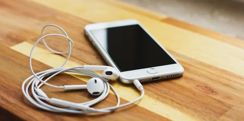7 podcasts para treinar espanhol