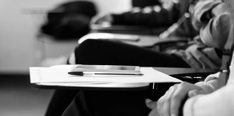 Summer school universitário: guia completo e bolsas