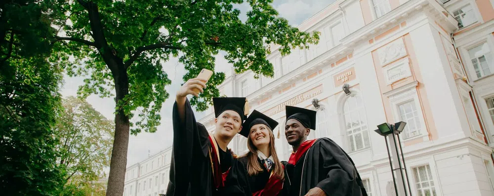 Faculdade gratuita no exterior para quem estudou em escola pública