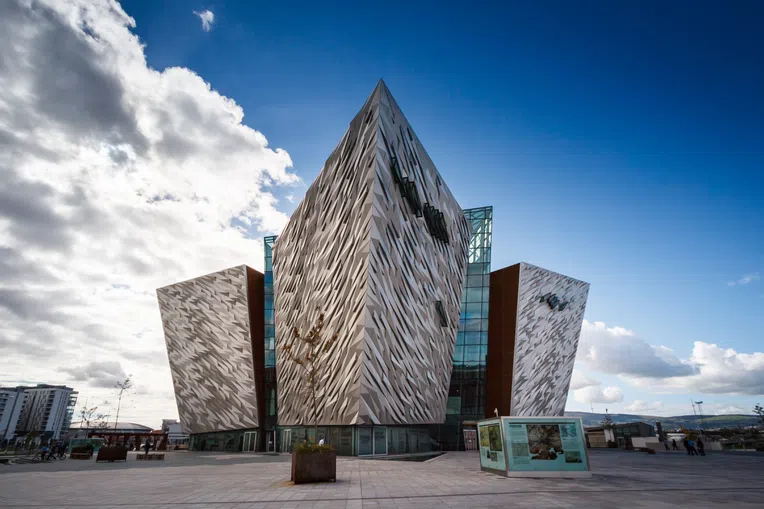 O Titanic Belfast é um melhores museus da Europa