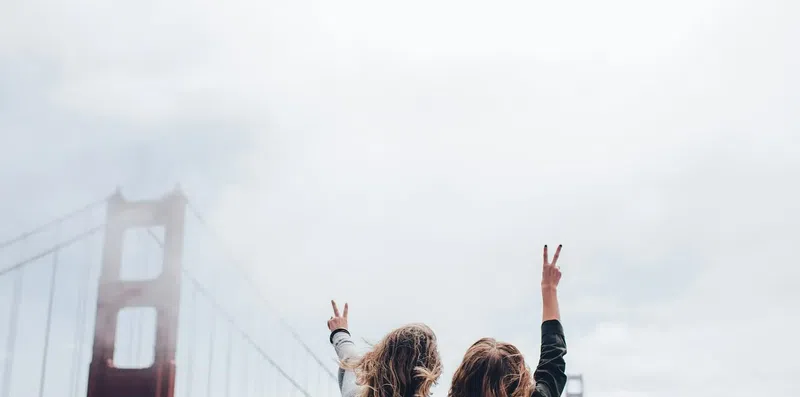 Como aprender idioma viajando: imersão sem pagar curso
