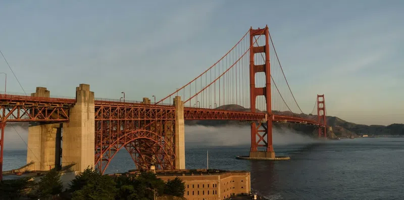 Intercâmbio nos EUA: San Francisco ou Miami — qual cidade é o destino perfeito para você?