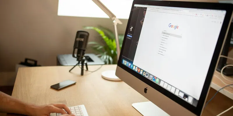 Cursos online gratuitos para fazer antes das férias acabarem