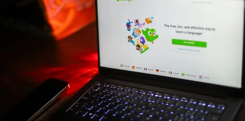 Duolingo English Test: vale como alternativa ao TOEFL e IELTS?