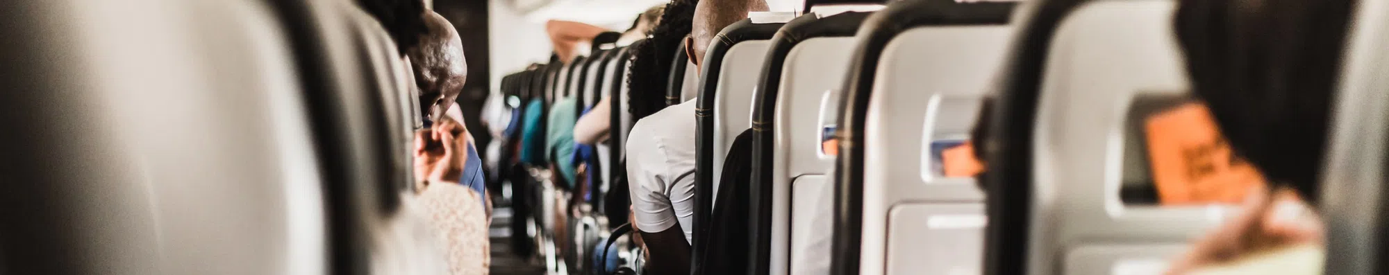 ENQUETE: Etiqueta no avião – o que você prefere?