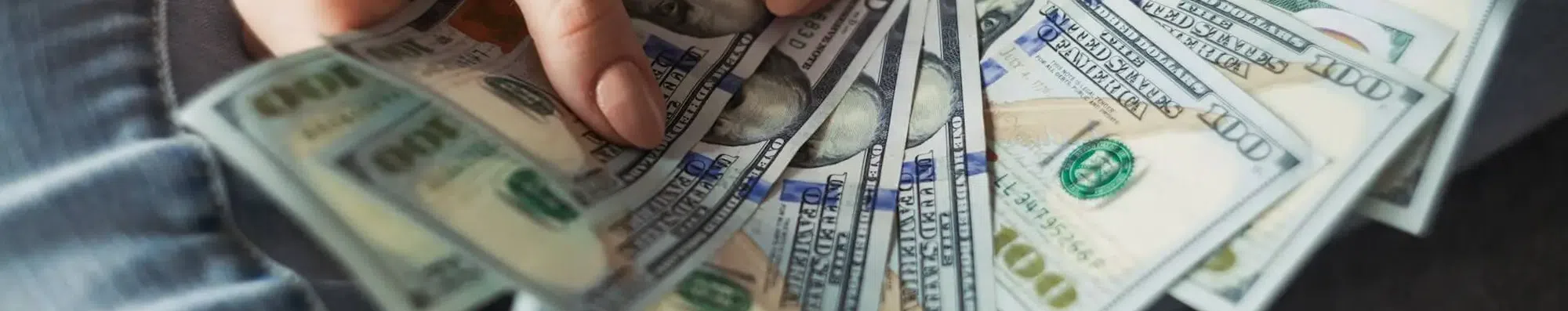 Quanto ganha quem trabalha fora? Salários reais em 8 países