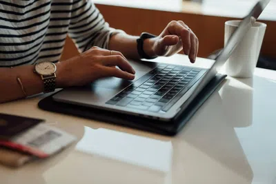 Trabalho remoto internacional: o guia que faltava