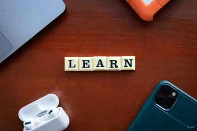 Como o seu cérebro aprende inglês, segundo a ciência