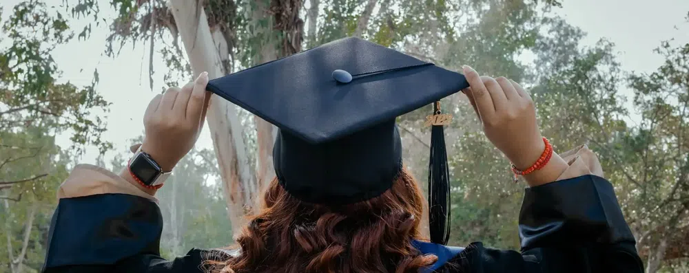 Faculdade trancada? Termine a graduação no exterior