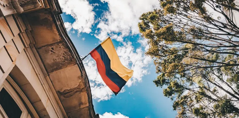 Beca Colombia 2026: mestrado gratuito na Colômbia