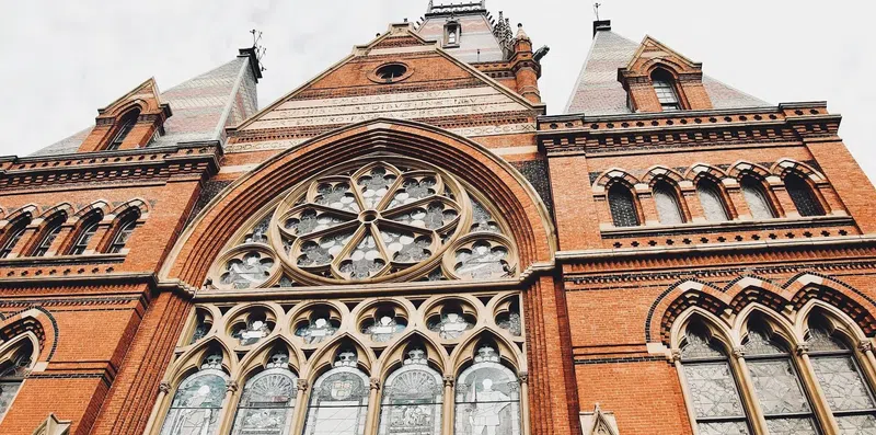 Harvard expande ensino gratuito para estudantes com renda anual de até 200 mil dólares