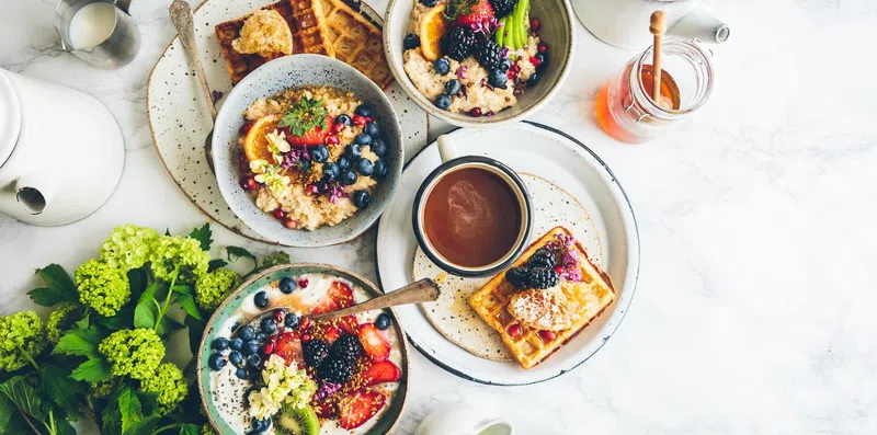7 dicas de alimentação para alérgicos no exterior