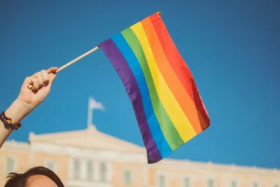 Países mais seguros para pessoas LGBTQIA+ estudarem em 2026