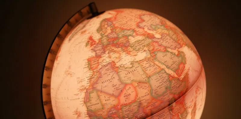 TESTE: Em qual lugar do outro lado do mundo você sairia se cavasse um buraco nesses países?