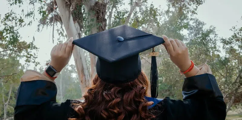 Faculdade trancada? Termine a graduação no exterior