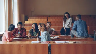 Orientation week: como é a primeira semana de calouro no exterior
