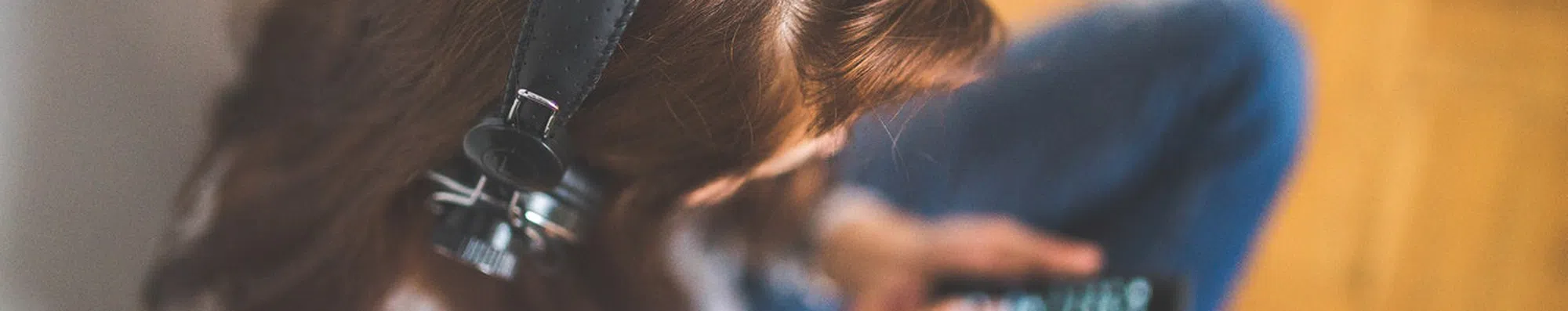 6 podcasts para ouvir e aprender na quarentena