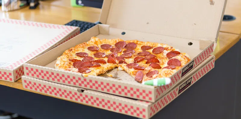 Monte uma pizza e diremos quando seu melhor amigo vai fazer intercâmbio