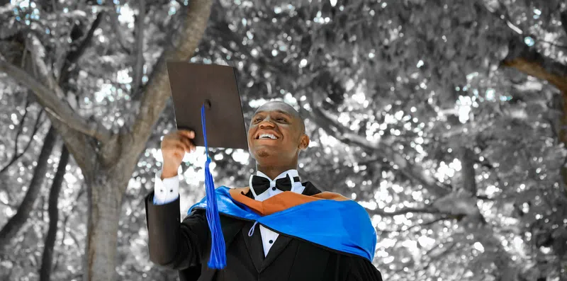 Qual é a diferença entre scholarship, fellowship, grant, loan e bursary?