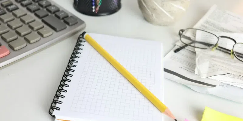 Organização financeira no início do ano para estudar fora