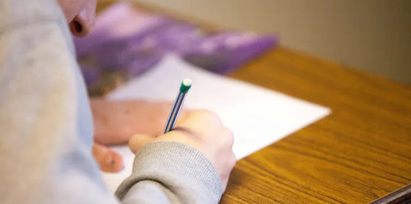 10 extracurriculares que ajudam quem não tem notas boas