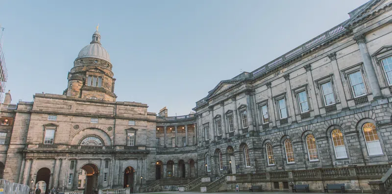 Universidade de Edimburgo: a melhor da Escócia