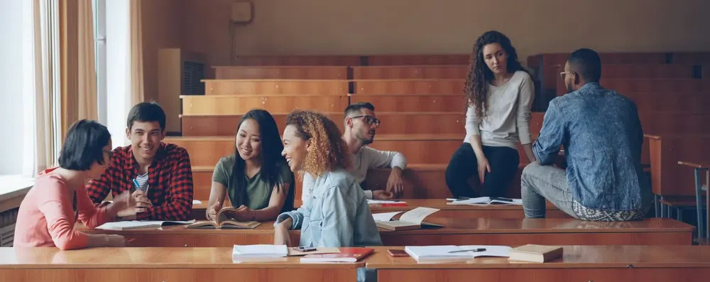Orientation week: como é a primeira semana de calouro no exterior