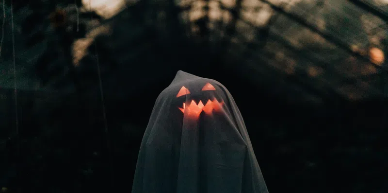 6 tradições de Halloween nas universidades dos EUA