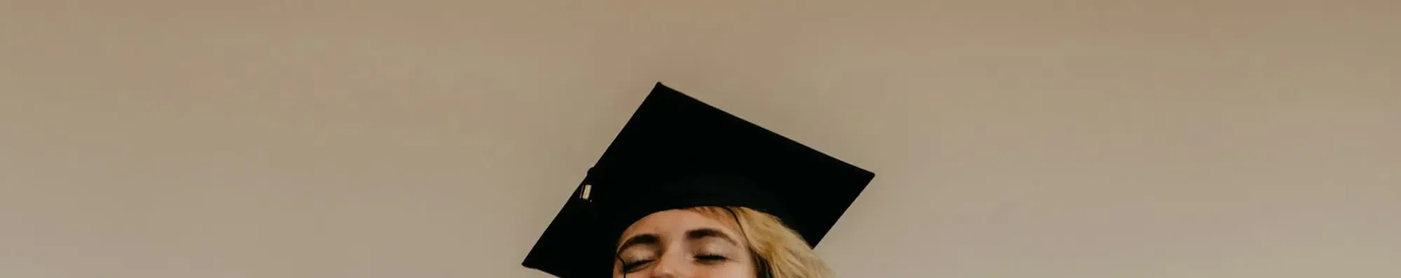 Bolsas internacionais de 100% para graduação e pós-graduação abertas agora