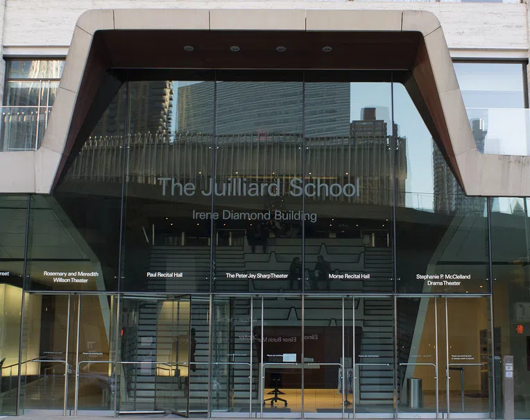 A Juilliard School é uma das melhores faculdades de artes cênicas do mundo