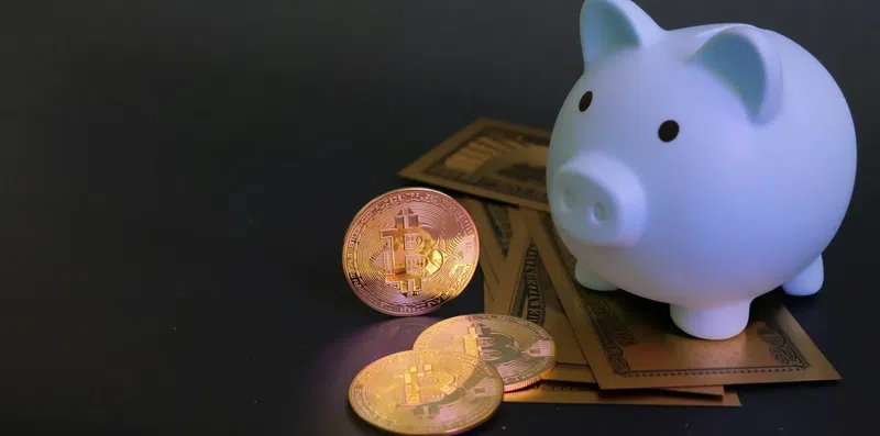 Como combinar diferentes auxílios para estudar fora com custo zero