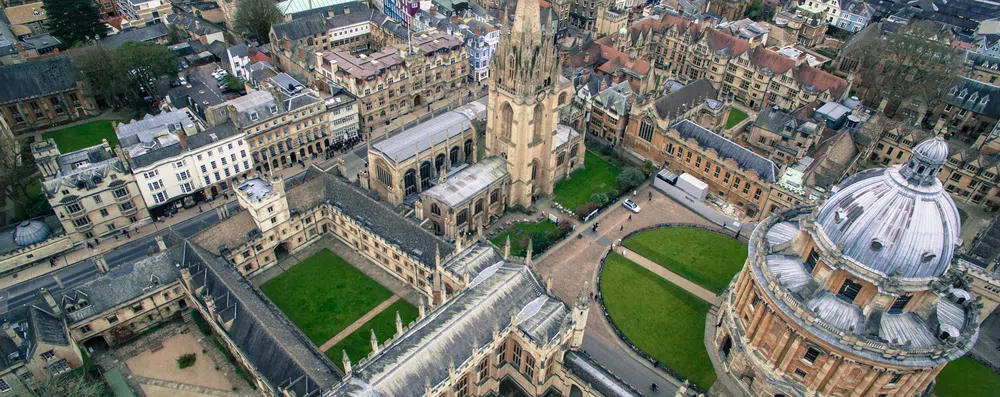Conheça as bolsas Reach Oxford