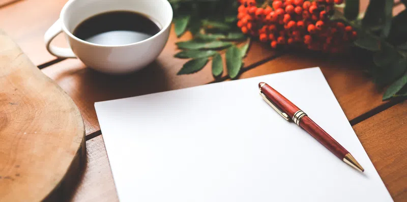Essay: o que é e 53 tópicos para te inspirar a escrever