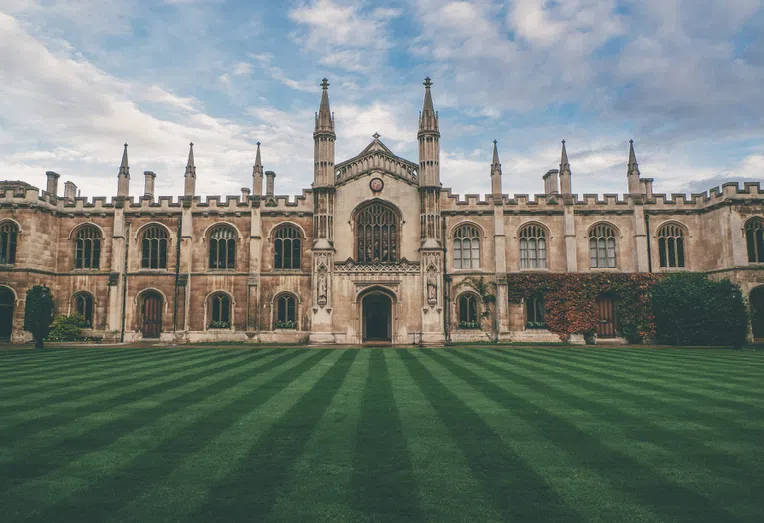Universidade-de-Cambridge