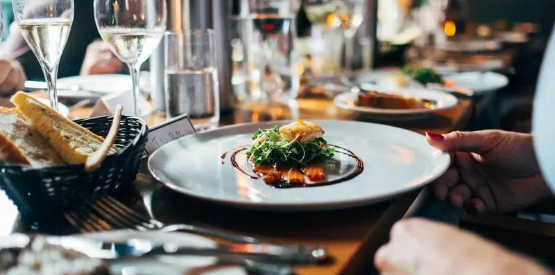 Monte seu prato dos sonhos e revelaremos seu próximo destino gastronômico