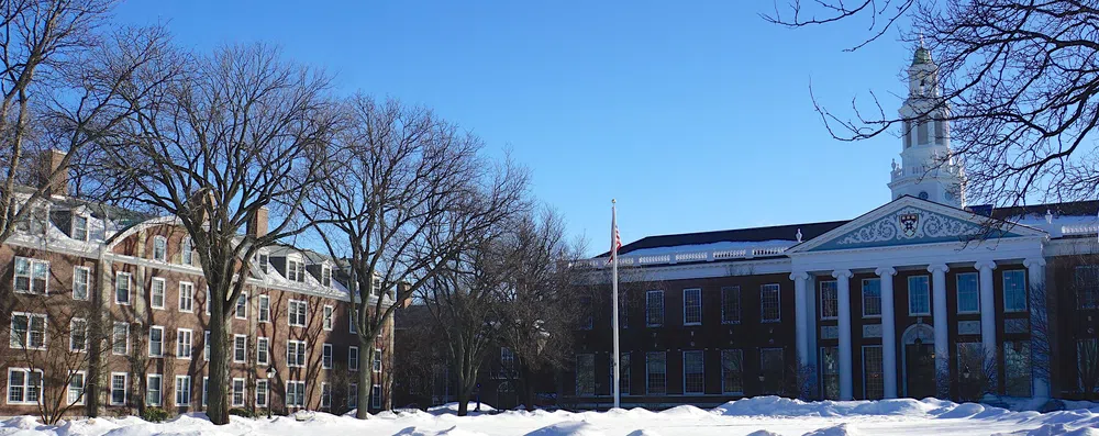 Harvard doa US$ 100 milhões para reparação da escravidão