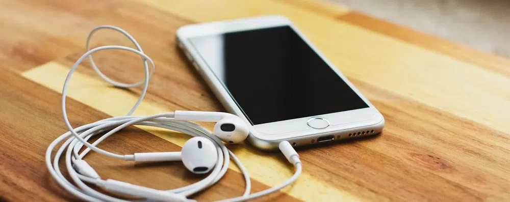 7 podcasts para treinar espanhol