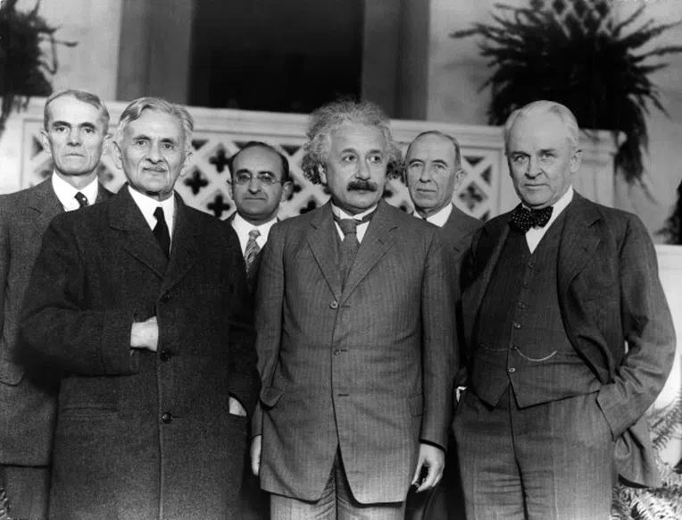 Albert-Abraham-Michelson-Einstein-1931