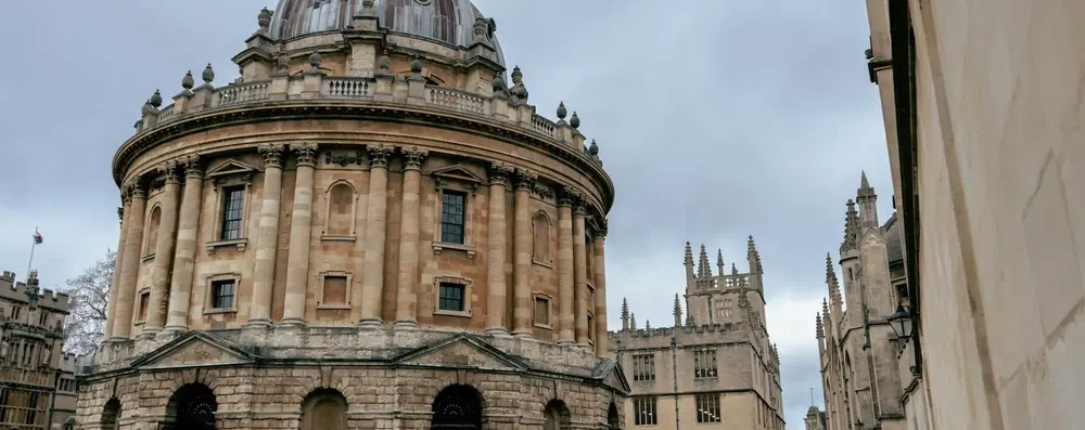 Bolsa completa em Oxford para estudantes de baixa renda