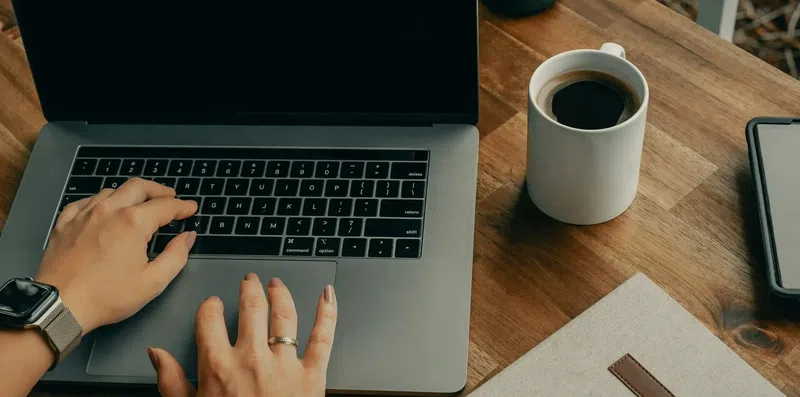 Como usar IA para encontrar bolsas de intercâmbio