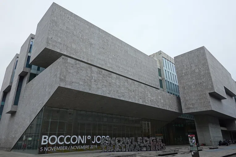 A Universidade Bocconi é a melhor escola de negócios da Itália