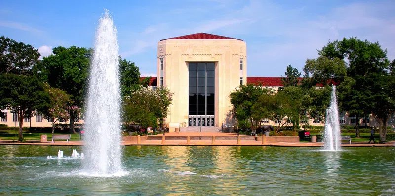 Universidades dos EUA onde você pode estudar com 80 pontos no TOEFL
