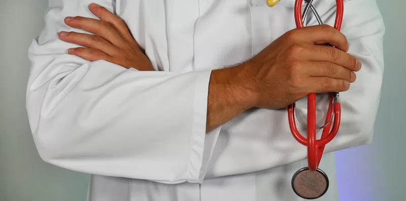 Medicina no exterior: vale a pena fazer?