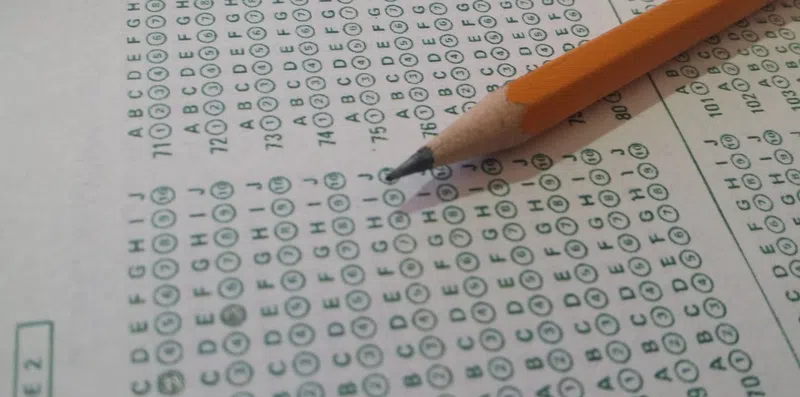 Qual é a duração do SAT e como gerenciar o seu tempo na prova?