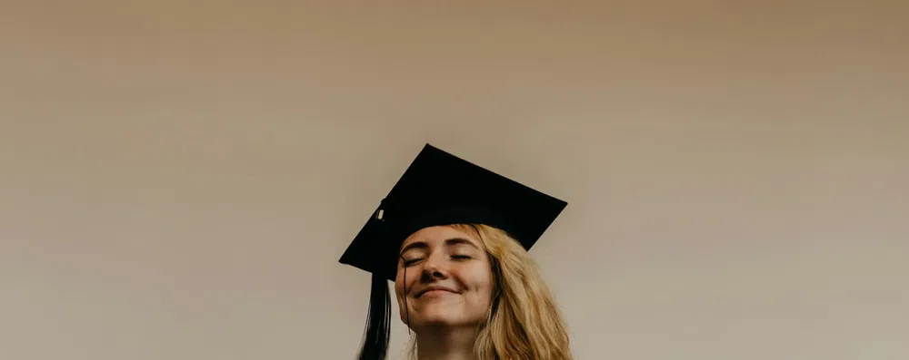 Bolsas internacionais de 100% para graduação e pós-graduação abertas agora