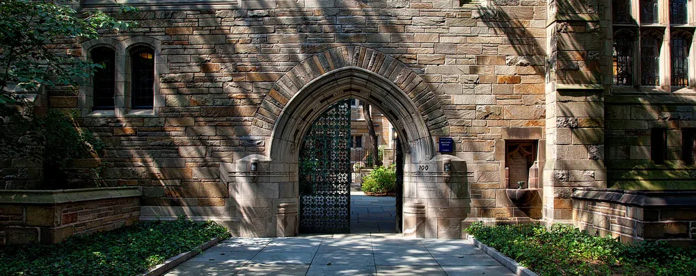 Universidade Yale: 300 anos de história