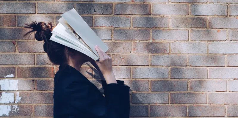Qual é a diferença entre pós-graduação lato sensu e stricto sensu?